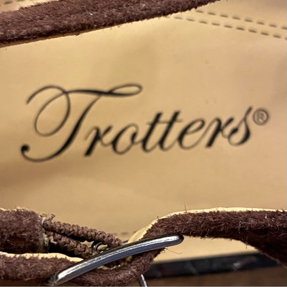 Dea Slings by Trotters Size 10WW - Picture 9 of 11